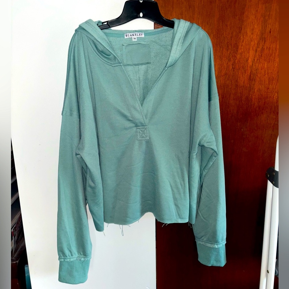 BLAKELEY ROWAN RAW HEM HOODIE SWEATSHIRT